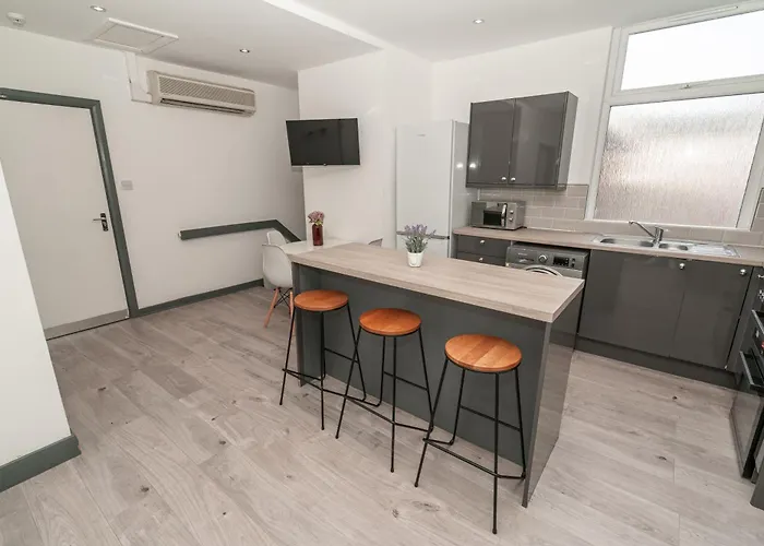 Beautiful 2 Bedroom Apartment In Fleetwood